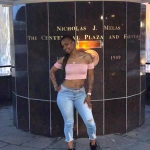 Meet your Posher, Monique